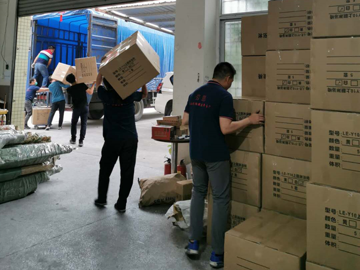 發(fā)貨 發(fā)貨~~~衛(wèi)生間無障礙扶手、無障礙折疊椅凳整車發(fā)貨啦！
