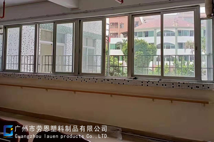 選擇合適的家具設(shè)施能夠給老人提供很好的舒適體驗(yàn)